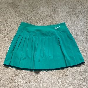 Green Pleated Nike Tennis skirt Size M